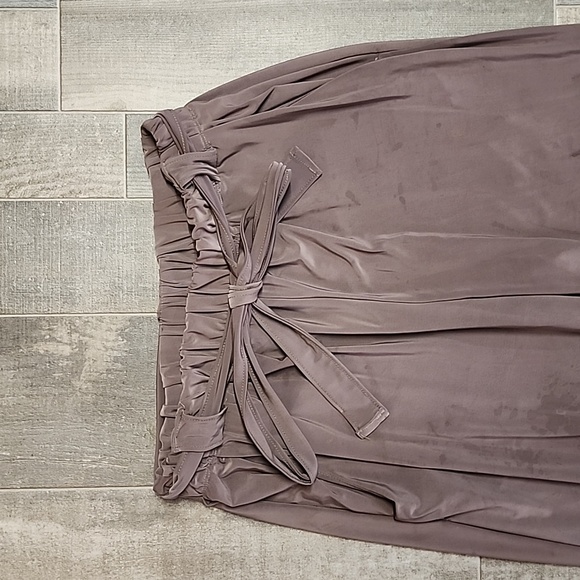 Fashion Nova brand silky taupe pants - Picture 6 of 10